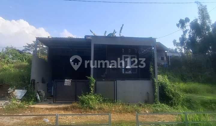Ready-to-Occupy House in the Gunungpati Area