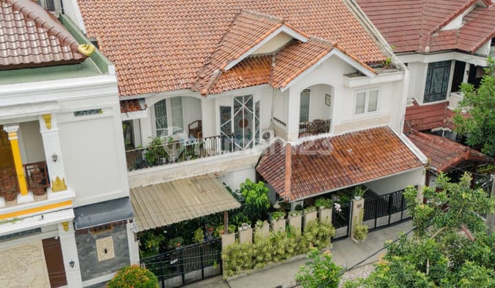 Rumah Mewah Furnish 2 Lantai Dekat Pakuwon Mall, Condongcatur, Depok, Sleman