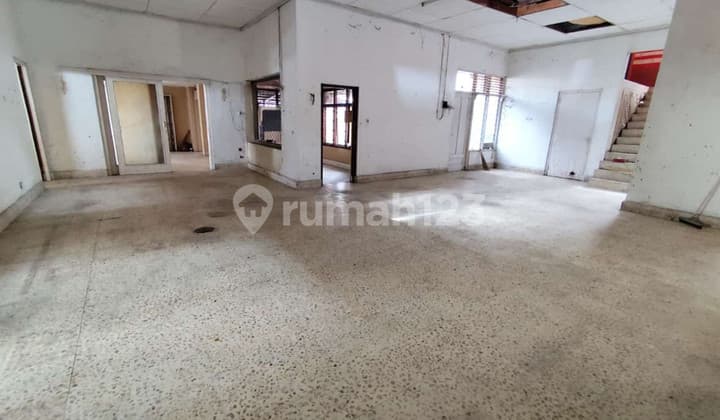 Bangunan Lokasi Strategis Lokasi Pakuningratan Cokrodiningratan Jetis Yogyakarta.