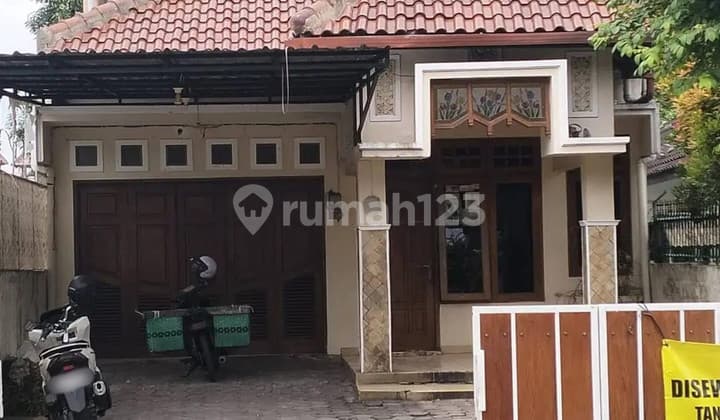 For Rent 2-Story House Strategically Located in Business and Campus Area Sleman