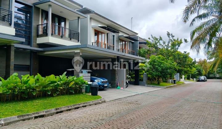 Rumah Mewah Modern Minimalis di Perumahan Elit Bale Hinggil Residence, Jl. Kaliurang KM 8.5 Ngaglik, Sleman, Yogyakarta