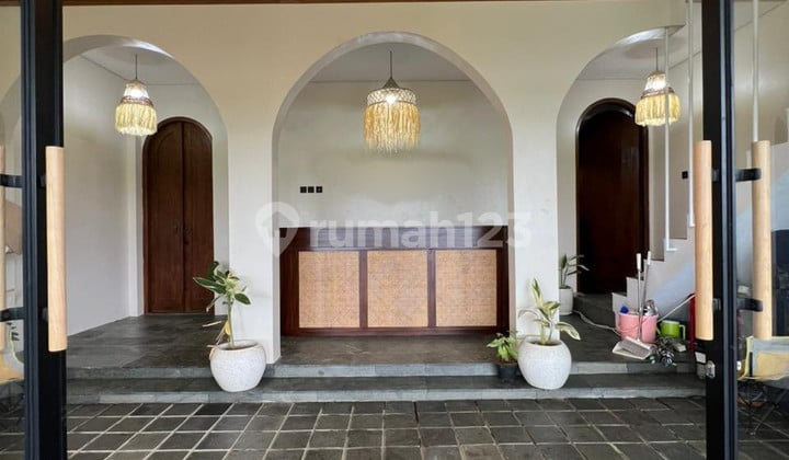 Investasi Premium Villa Furnishe 5 Kamar Tidur & Kolam Renang di Lokasi Donotirto, Kasihan