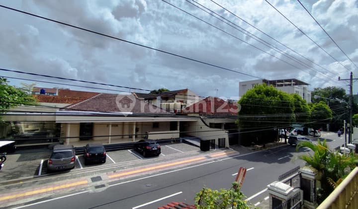 Bangunan Lokasi Strategis Lokasi Pakuningratan Cokrodiningratan Jetis Yogyakarta.