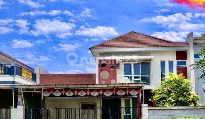 Directly Bring Suitcases to an Elegant House in the Tourist City