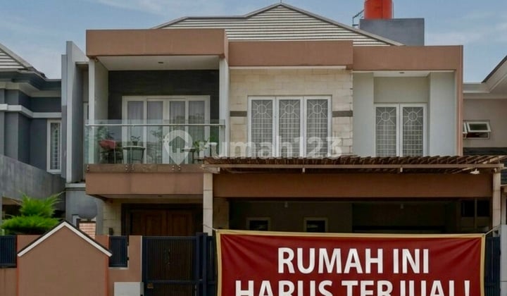 Rumah Mewah di Boulevard Kota Wisata