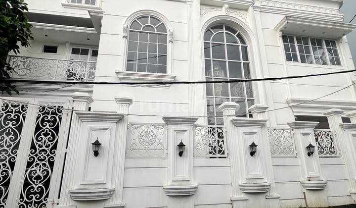Sell Luxury House In Jagakarsa South Jakarta