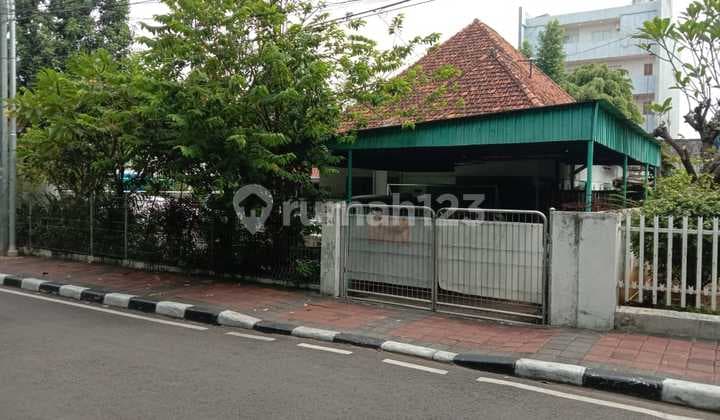Dijual Murah Dan Cepat Rumah Bergaya Belanda Luas Dan Besar Di Jakarta Pusat