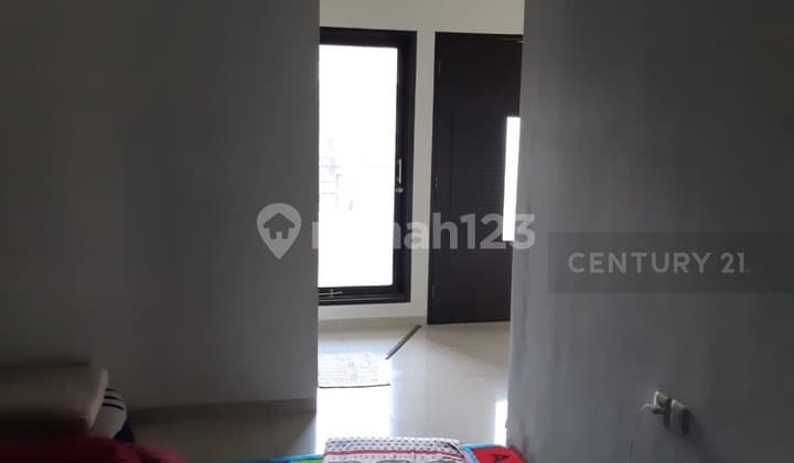Fine House, Elite Location, Singgasana Pradana