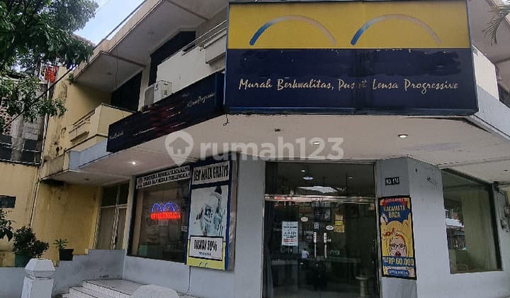 Corner Shop Unit in Kurdi and Mohammad Toha. Very Strategic.