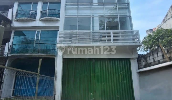 Ruko Terenovasi 3 Lantai Pinggir Jalan Raya Ciputat bisa KPR