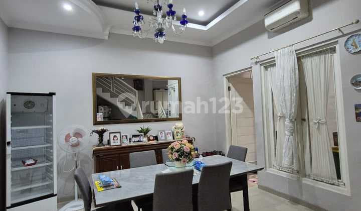 Ready-to-Occupy Good Modern House in Bona Indah Complex Near MRT, Wide Road, Freehold (SHM)