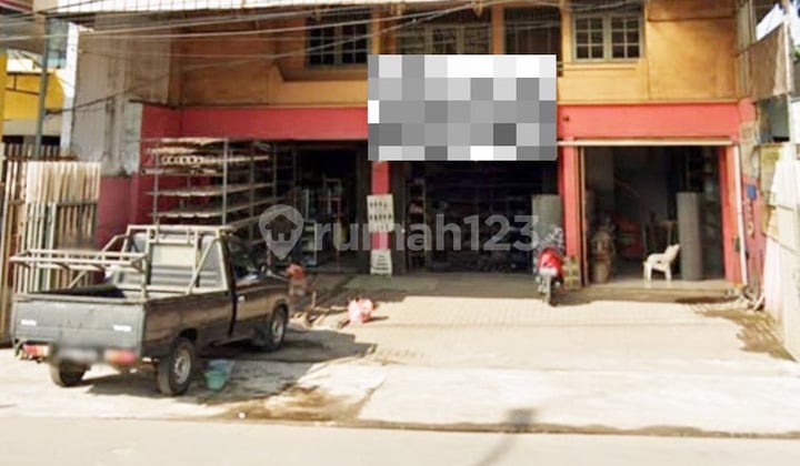 Commercial Terrace Three Shophouse Busy Main Road Serpong Shophouse in Serpong 350 m² Freehold Title - Certificate of Ownership