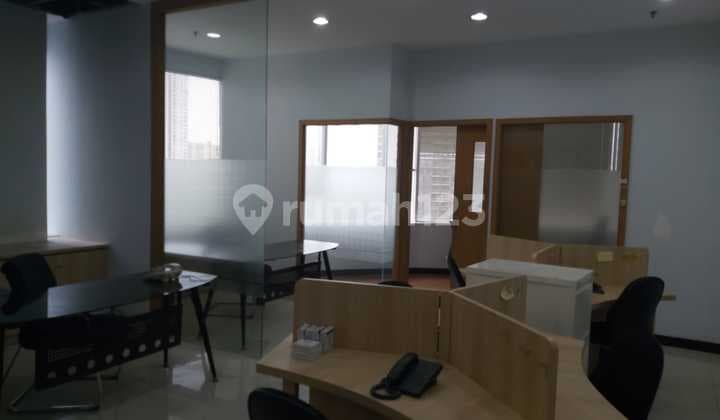 Ruang Kantor siap huni dikawasan Pusat Bisnis Kuningan Jakarta Selatan ,.