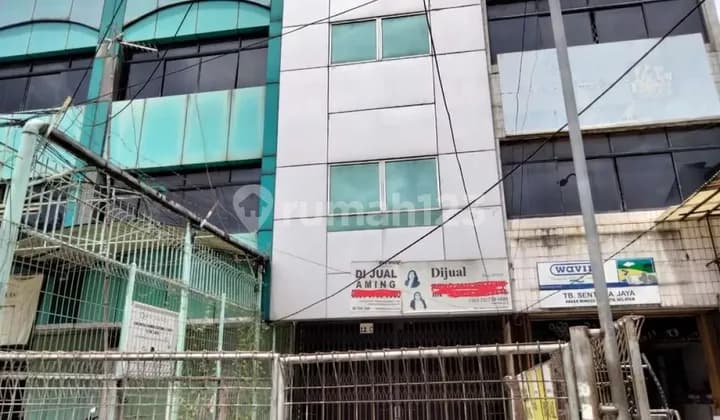 Ruko di Kawasan Pusat Bisnis Pasar Minggu Jakarta Selatan