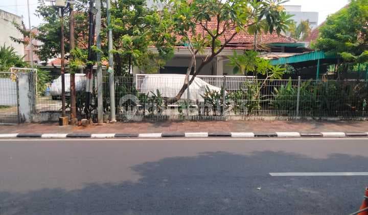 Rumah Asri di Kawasan Elite Menteng Jakarta Pusat
