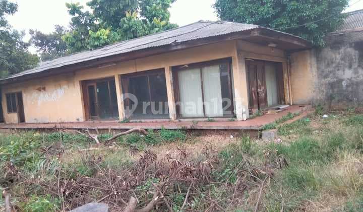 For Sale Land Plots at NJOP prices located in Commercial Zone and Center for Business, Services, Culinary, and Trade. Cibubur is surrounded by middle to upper-class residential complexes. Quick sale.