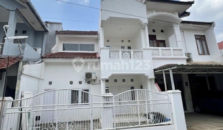 Rumah Asri dan Nyaman Siap Huni di Komplek Perumahan Beji Permai Depok ,Lokasi Tenang dan Aman dan Dijaga Satpam 24 Jam Cocok Buat Tempat Tinggal