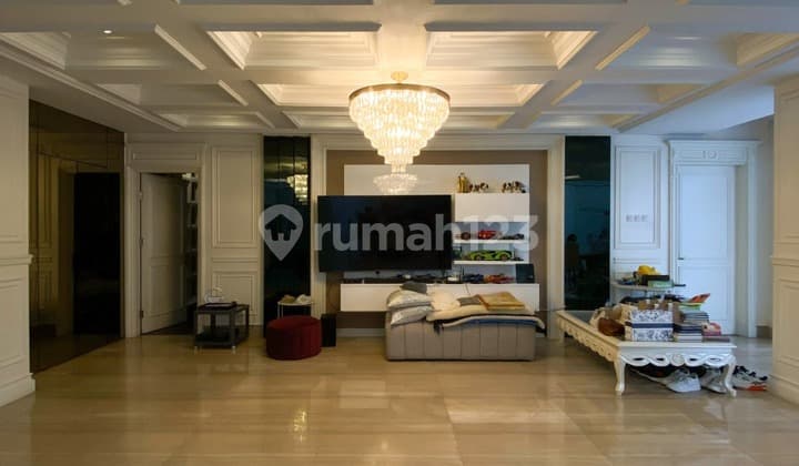 Rumah Eklusive dan Mewah di Kawasan Pemukiman Elite Pondok Indah Jakarta Selatan.