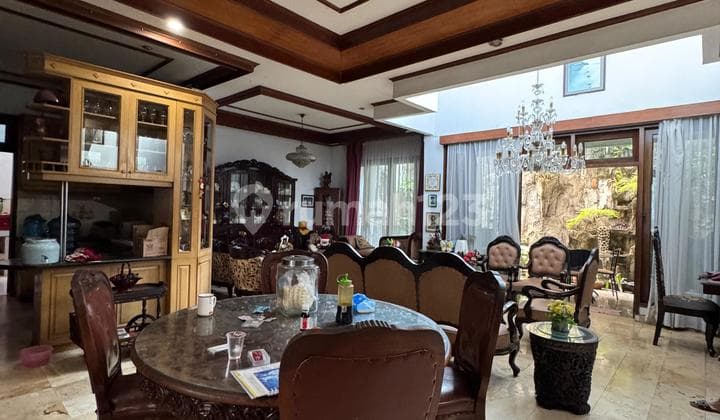 Rumah Asri Dan Eklusive Dikawasan Pemukiman Pondok Pinang Selangkah Ke Pondok Indah Dan dekat Ke MRT Lebak Bulus juga dekat ke Tol TB Simatupang .dan Tol Serpong