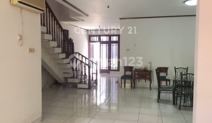 Rumah Bergaya Vintage Dalam Cluster Terbaik di Rawamangun