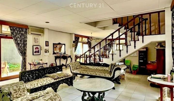 For Sale House Strategic Location Near Gandaria and Fatmawati