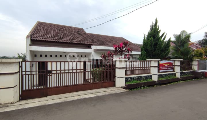Dijual Rumah Nyaman dan Asri di Sinar Pamulang Permai