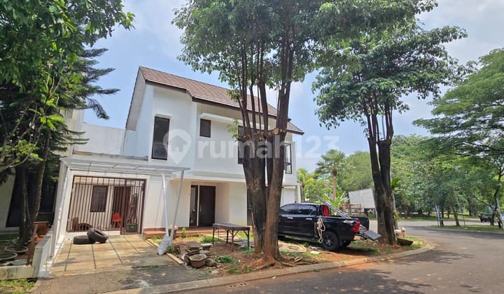 A 2-story Hook House in The Icon BSD City