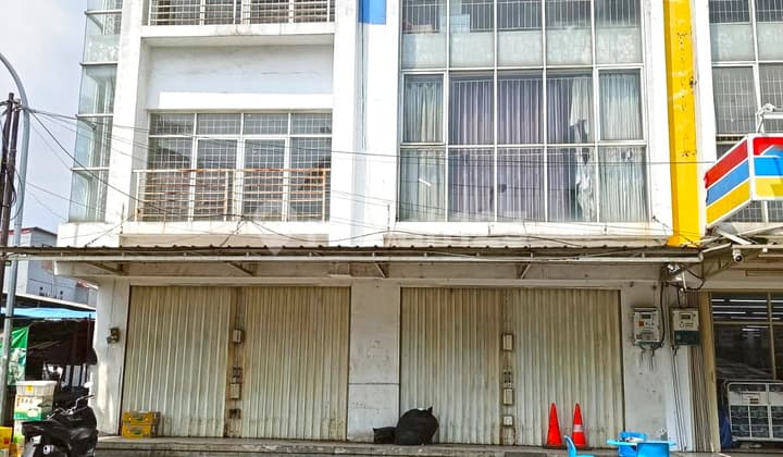 Ruko 3 Lantai Gandeng di Sentra Bisnis Royal Cipondoh Tangerang