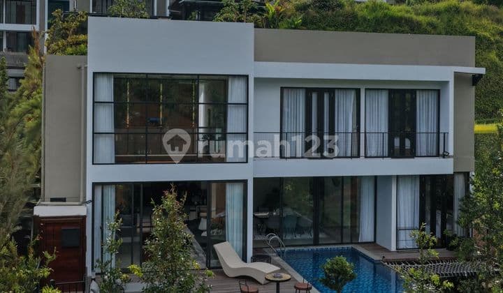 Dijual Villa Daerah Dago Bandung