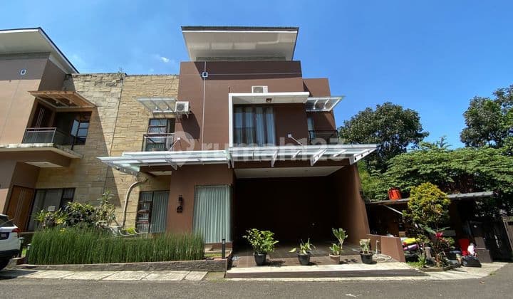 Rumah Elegan Daerah Sarijadi Setrasari Bandung Full Furnished