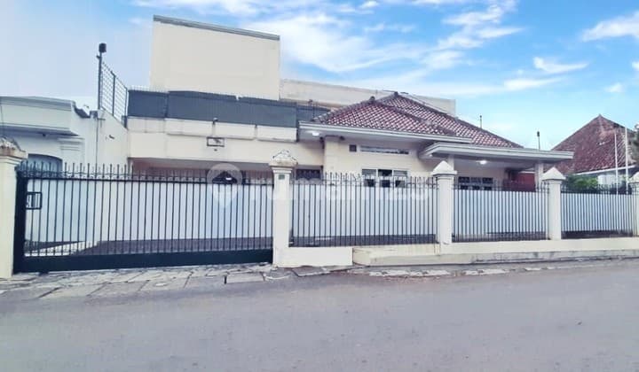 Rumah 2 Lantai Daerah Veteran Bandung Kota