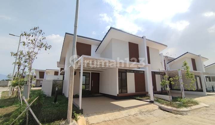 Rumah 2 Lantai Daerah Podomoro Park Bandung