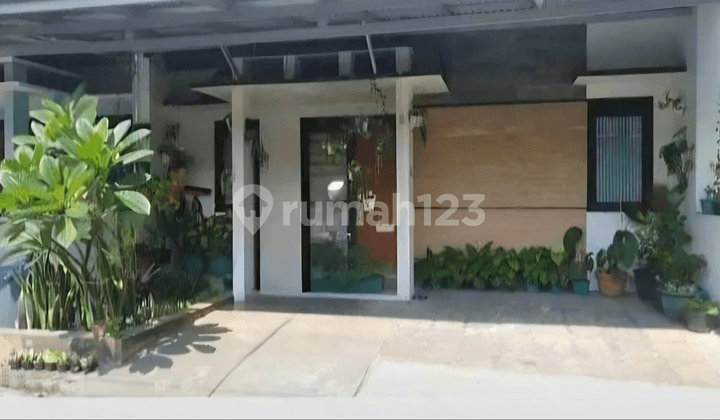 Rumah 2 Lantai Daerah Cimahi Tengah Semi Furnished