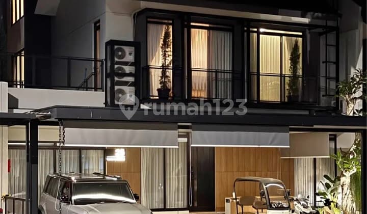 Rumah Mewah Fuul Kolam Renang Di Kota Baru Parahyangan