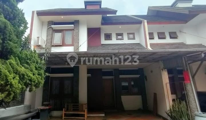 Rumah 2 Lantai Dalam Kota Strtaegis di Cikutra Bandung