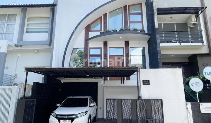 Rumah 2 Lantai Bagus Strategis Di Setra Duta Bandung