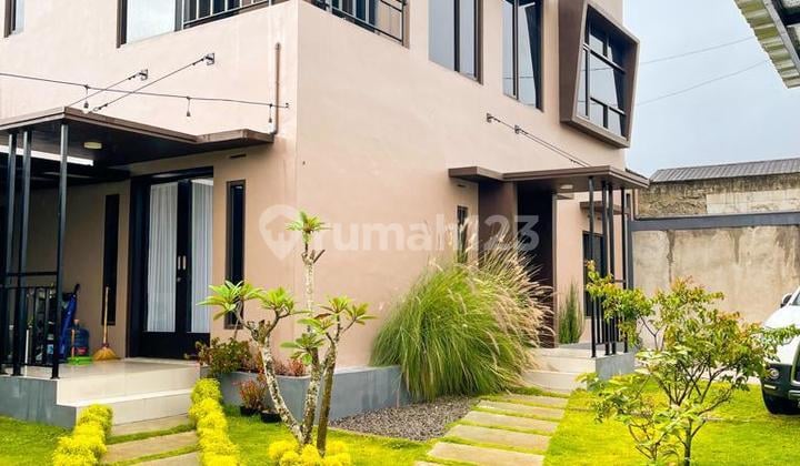 Villa 2 Lantai Ada Taman Daerah Lembang Bandung Barat