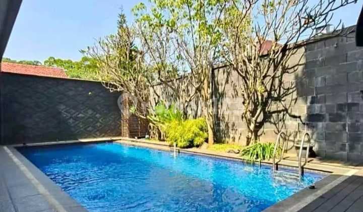Rumah Bagus Ada Kolam Renang Daerah Buah Batu Bandung
