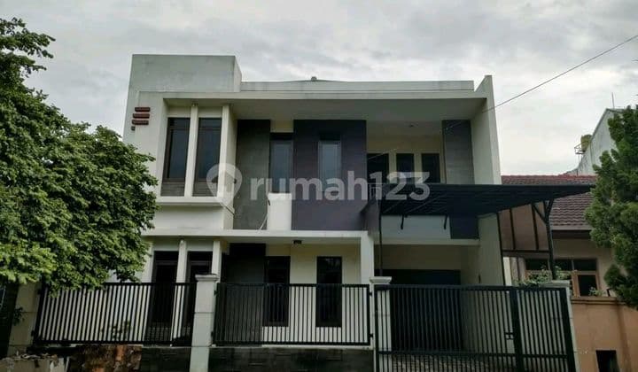 Rumah Luas 2 Lantai Semi Furnished di Cibabat Cimahi Tengah