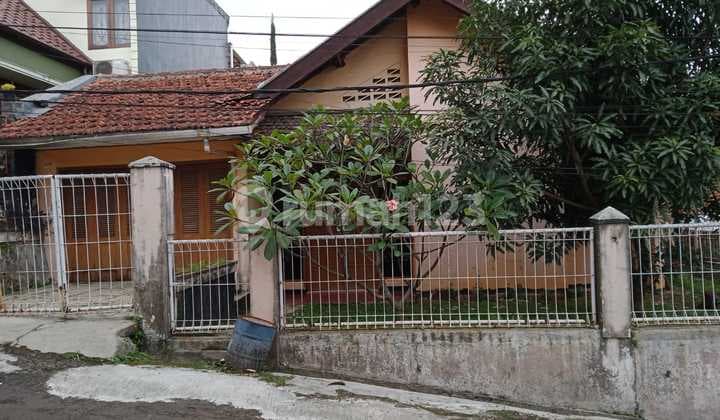 Rumah Lama 1 Lantai Daerah Bojong Koneng Bandung