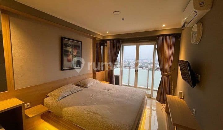 Unit Apartemen Lantai Atas 2 Balkon di Tower Jade A Gateway Pasteur