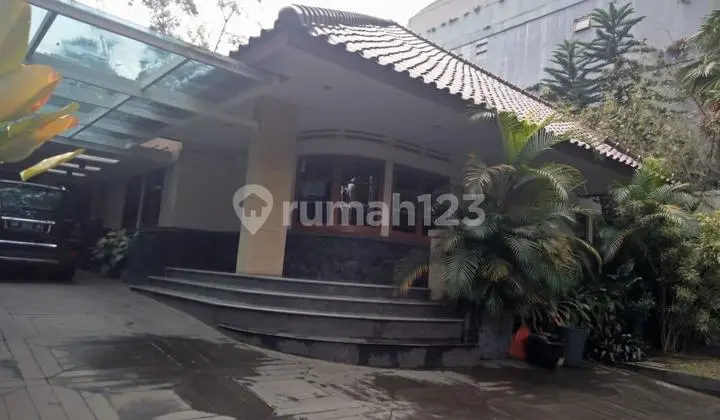 Rumah Startegis Tempoe Doeloe di Dago Bandung