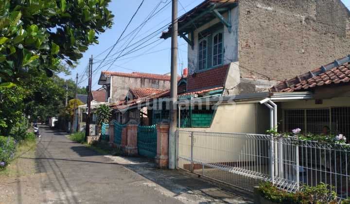 Rumah Hitung Tanah 2 Lantai di Daerah Antapani Bandung