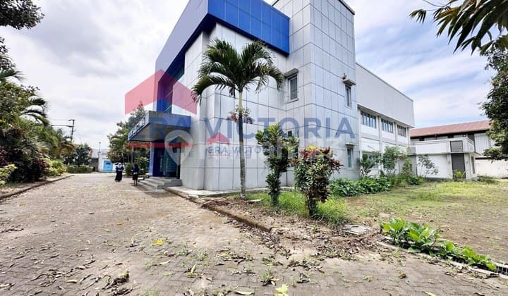 2-story office on the Pakisaji Main Road, Malang Regency.