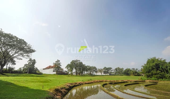 Lahan Komersial Dengan View Lapangan Golf
