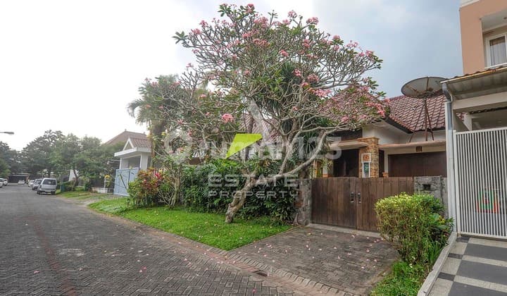 Rumah Klasik di kawasan Eksklusif Kota Araya Malang