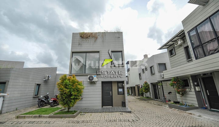 Rumah Modern dekat lapangan Golf & Binus Malang
