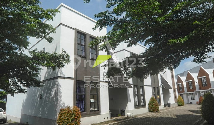 Rumah Kos, Sedang Terisi, 6 Kamar 2 Lantai, Sebelah Binus Malang