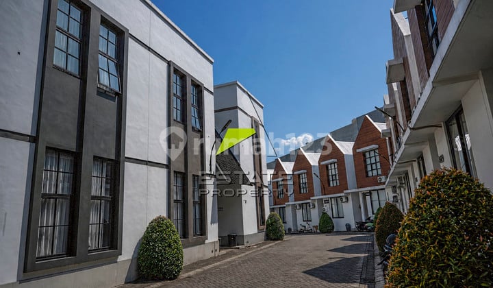 Kost Near Binus and Araya Golf Course, Malang