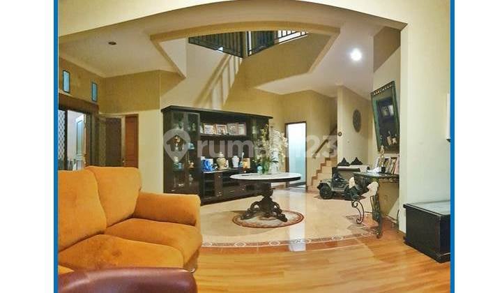 Rumah Bagus 2 Lantai Semi Furnished Shm Di Raffles Hills Housing Estate Cibubur, Harjamukti, Depok.